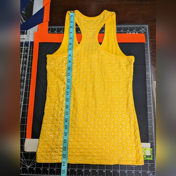 Guess ❓ Razorback Tank - Picture 7 of 9